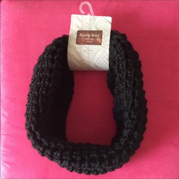 Accessories - NWT Black Infinity Scarf